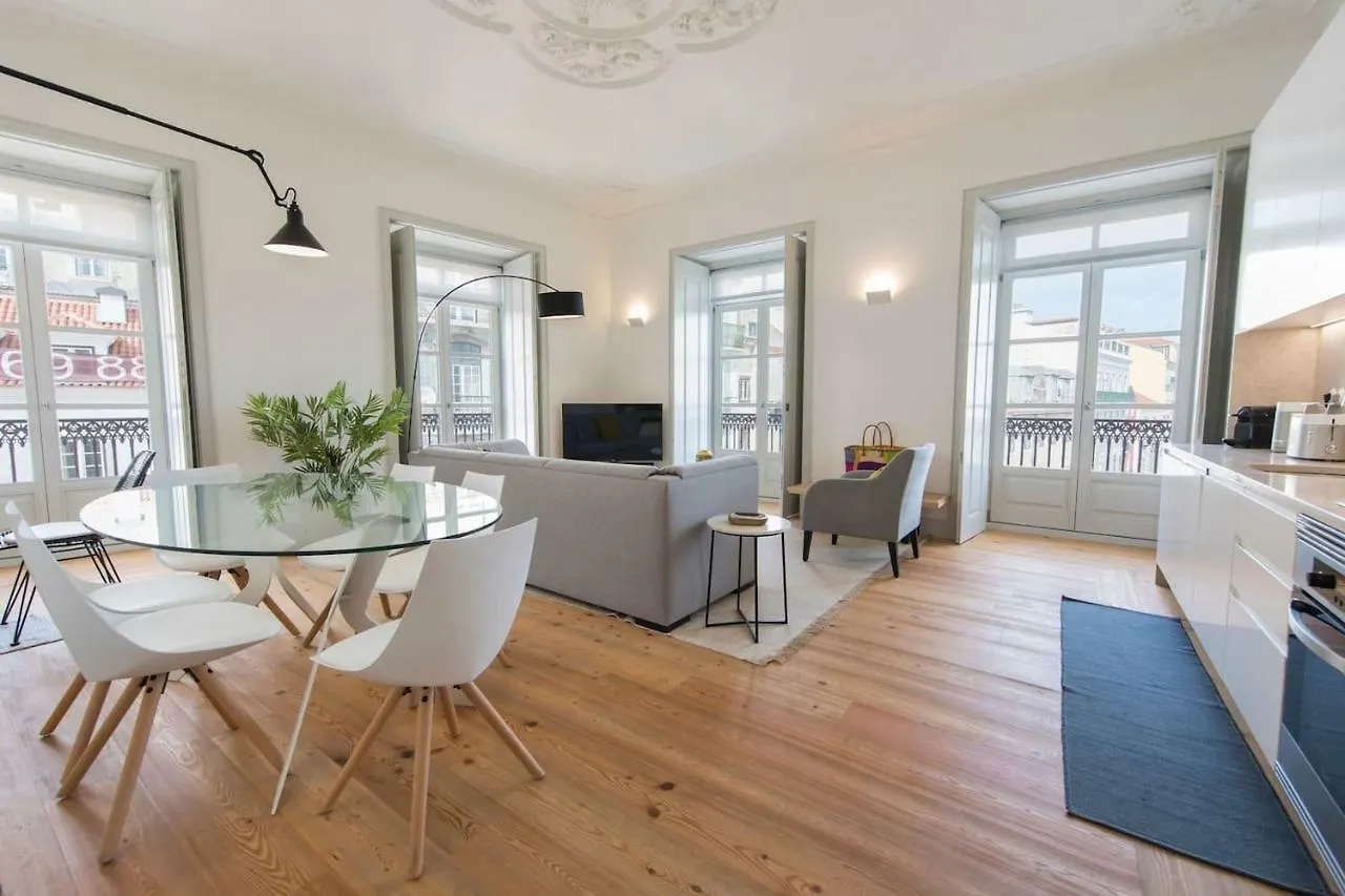 Unique 2 Bdr Apt River View Baixa Alfama C 리스본
